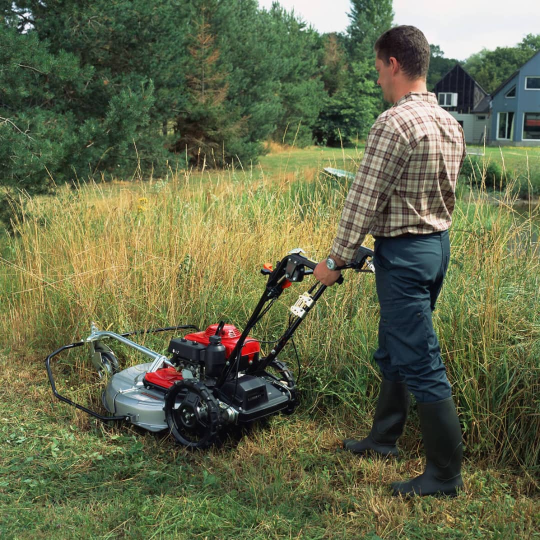 Roçadora/Cortador de Relva UM 616 EBE 
