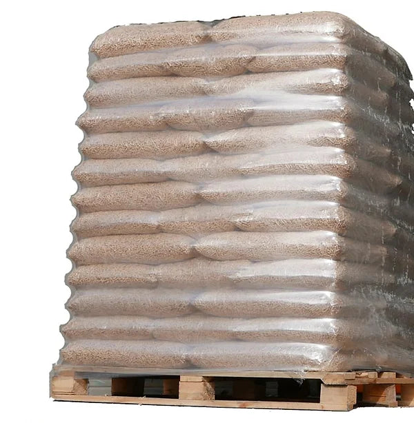 Sacos de 15 kg de pellets de madeira dura para aquecimento.